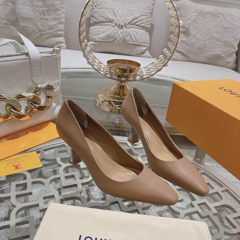 LV Women's Shoes 284